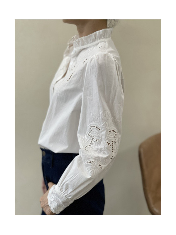 Chemise avec guipure ajourée  manches et buste