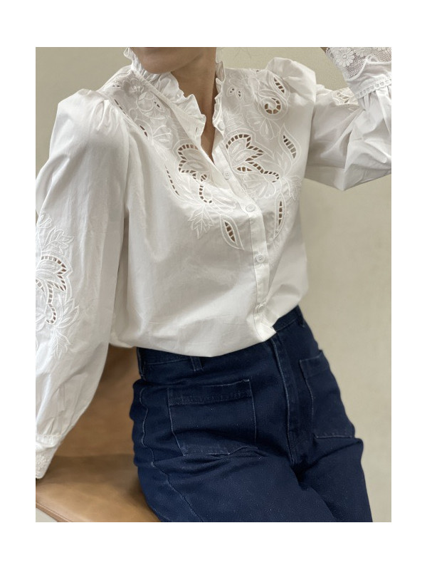 Chemise avec guipure ajourée  manches et buste