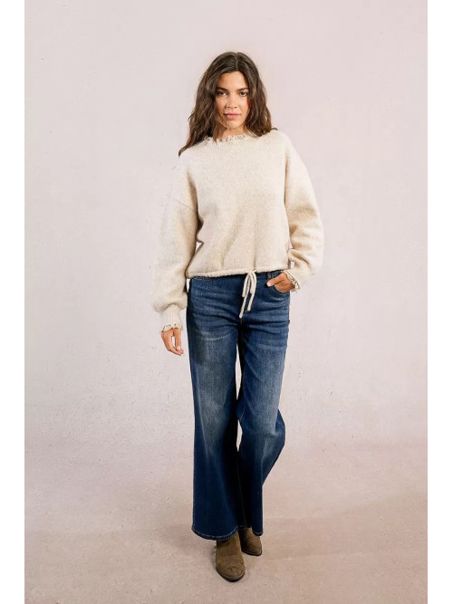 Pull col et poignets en dentelle