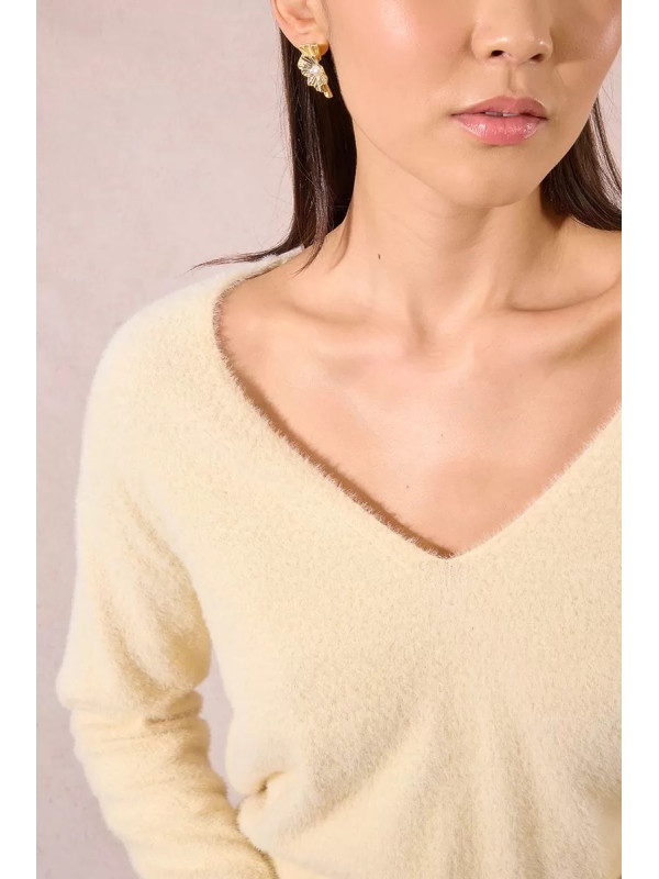 Pull duveteux col V