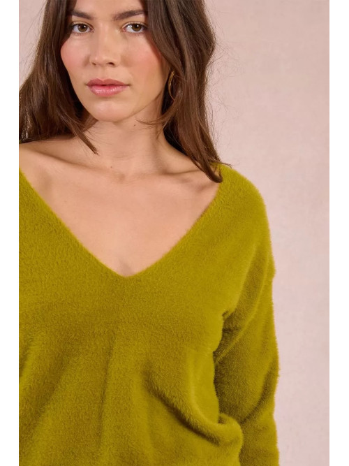 Pull duveteux col V