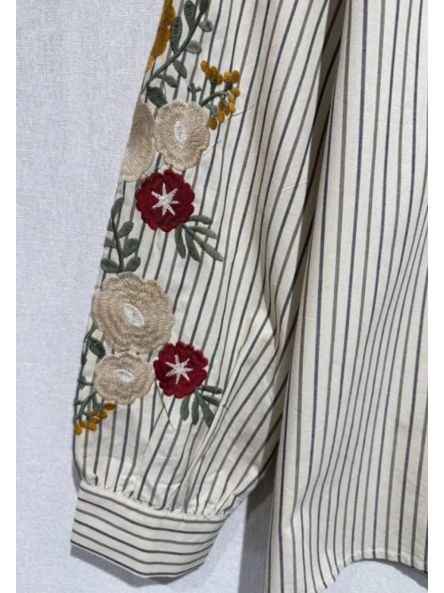 Chemise rayée col frou-frou manches longues brodées