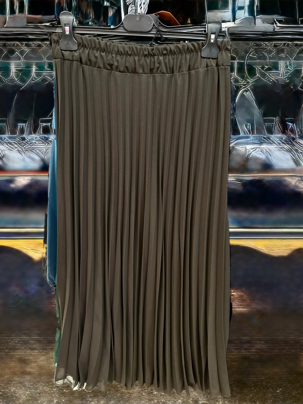 Jupe longue fluide plissée avec élastique taille.