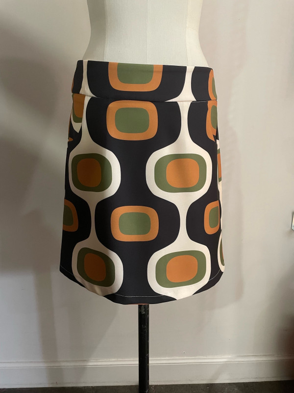 Jupe courte imprimée esprit seventies