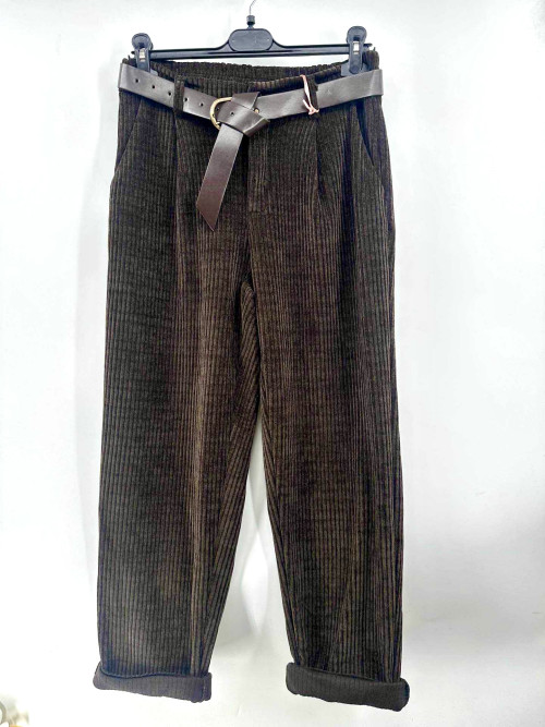Pantalon carotte velours grosses côtes ceinturé