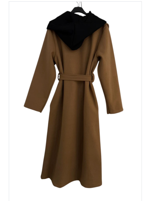 Manteau long ceinturé à capuche noire