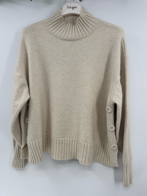 Pull droit col cheminé boutons côtés