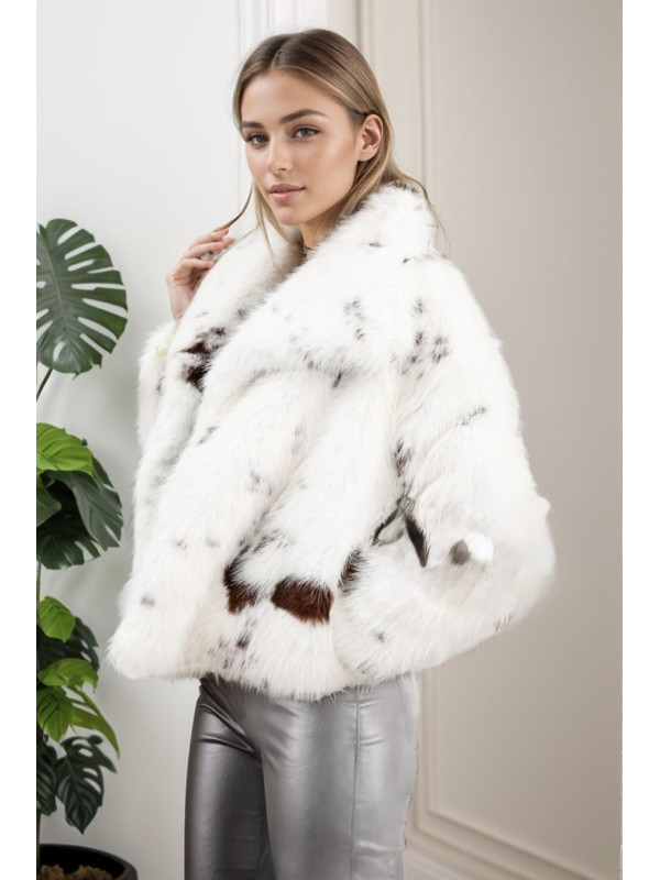 Veste courte fourrure écologique tachetée