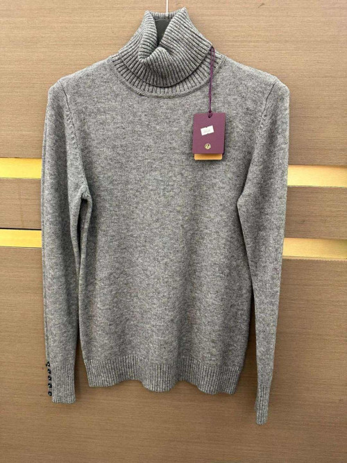 Pull col roulé manches longues avec petits boutons