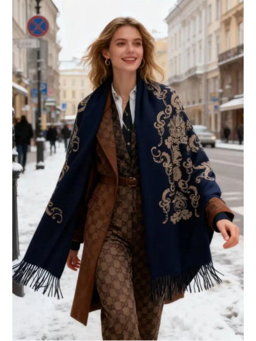 Écharpe douce avec broderies contrastées et franges