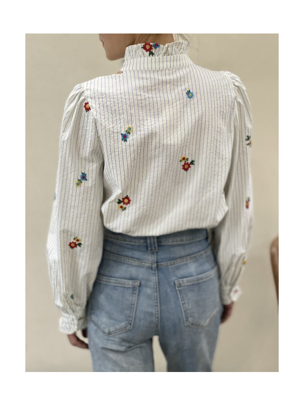 Chemise rayée fleurs brodées col froncé