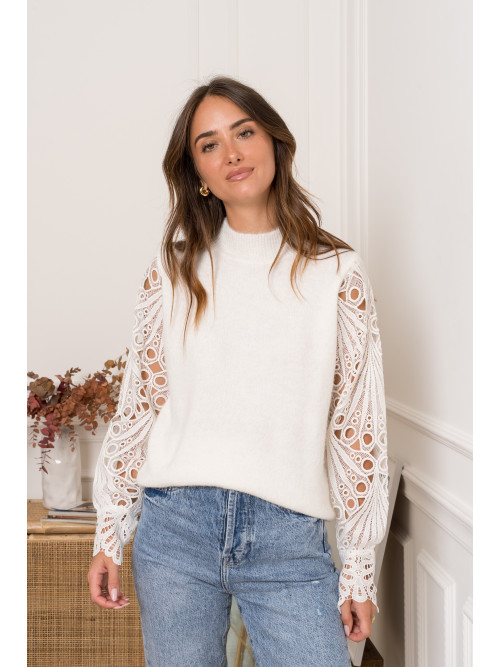 Pull col montant manches longues en guipure