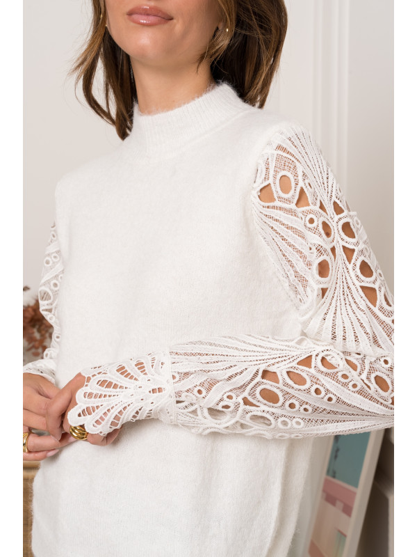 Pull col montant manches longues en guipure