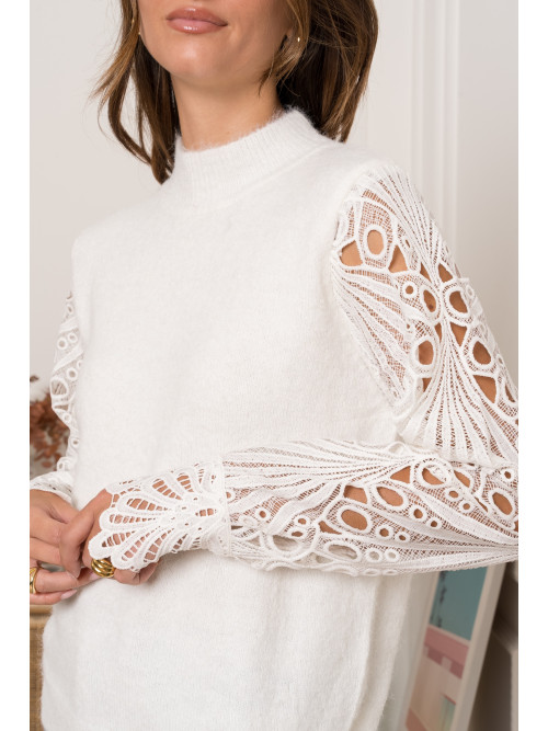 Pull col montant manches longues en guipure
