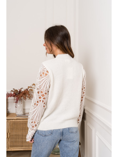 Pull col montant manches longues en guipure