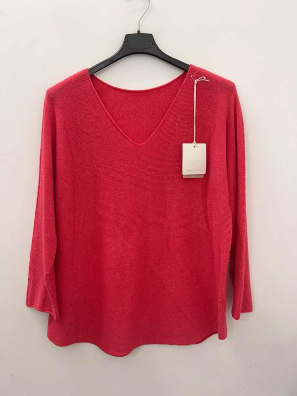 Pull fin col V coupe droite sans laine.