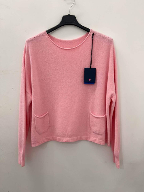 Pull court 2 poches plaquées col rond sans laine.