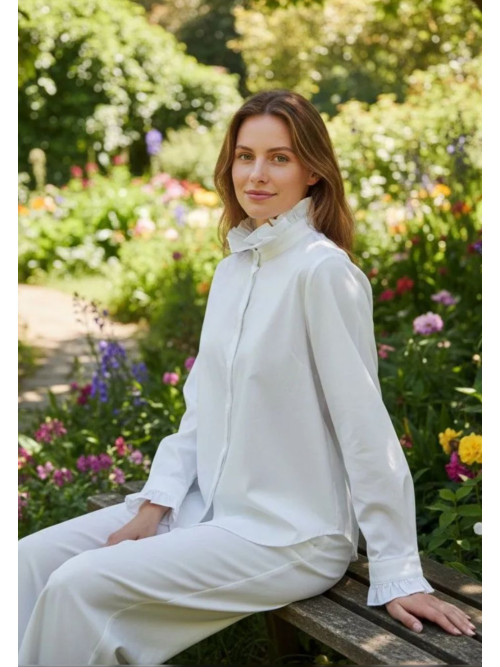 Chemise avec col montant plis marqués