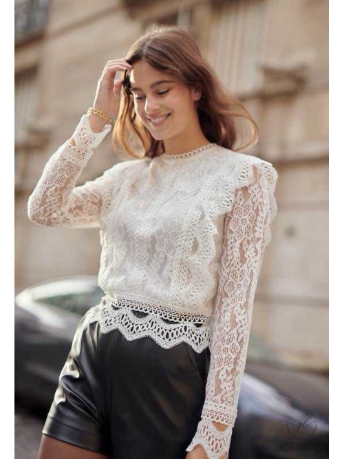 Blouse courte en guipure et dentelle