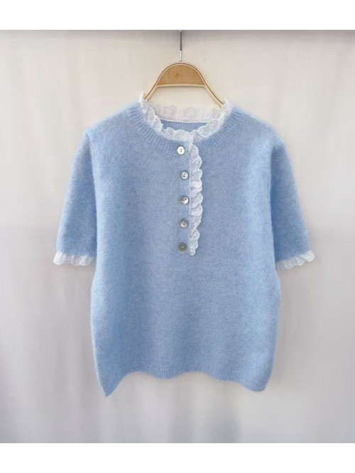 Pull dentelle col, boutonnière et manches courtes