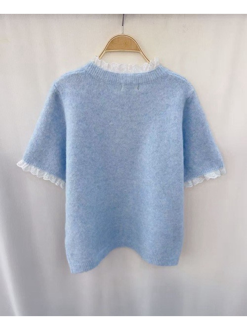 Pull dentelle col, boutonnière et manches courtes