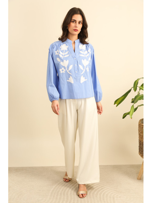 Chemise à carreaux col officier et motif floral