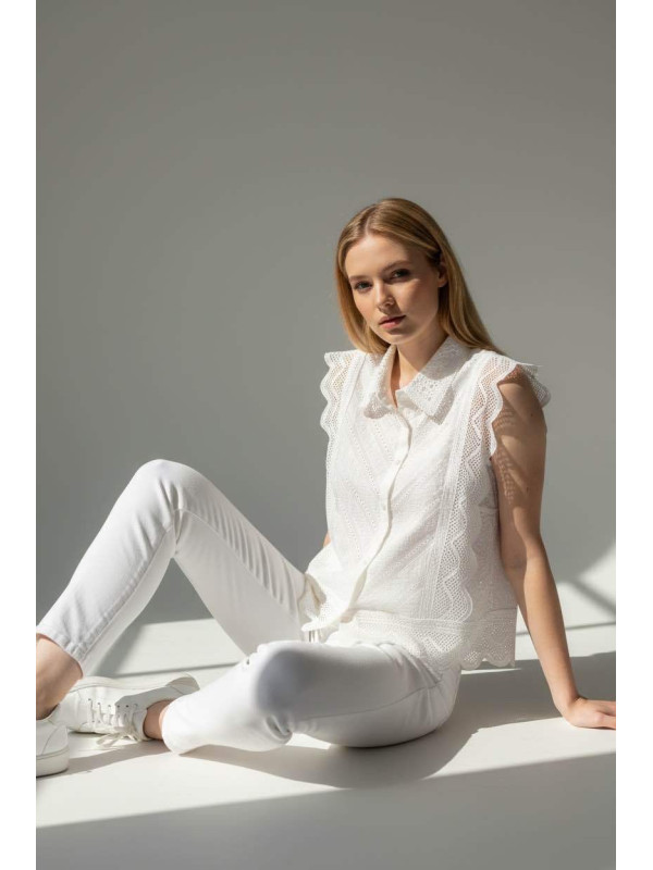 Chemise dentelle sans manche