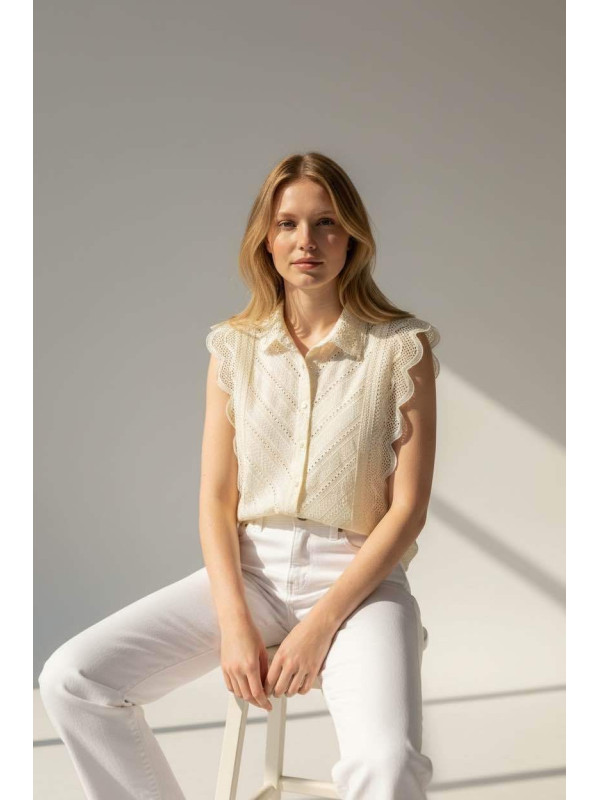 Chemise dentelle sans manche