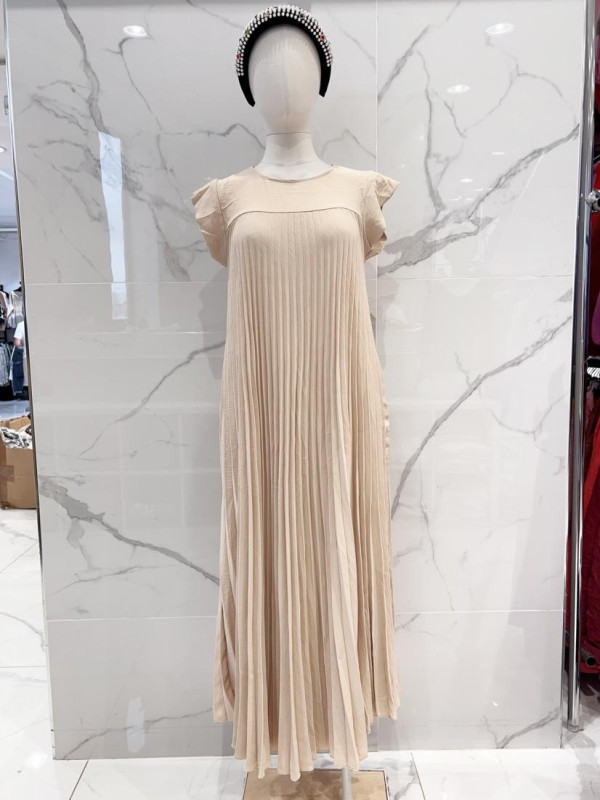 Robe longue plissée col rond manches courtes