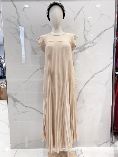 Robe longue plissée col rond manches courtes