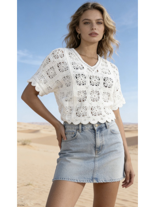 Top court en crochet col V manches courtes