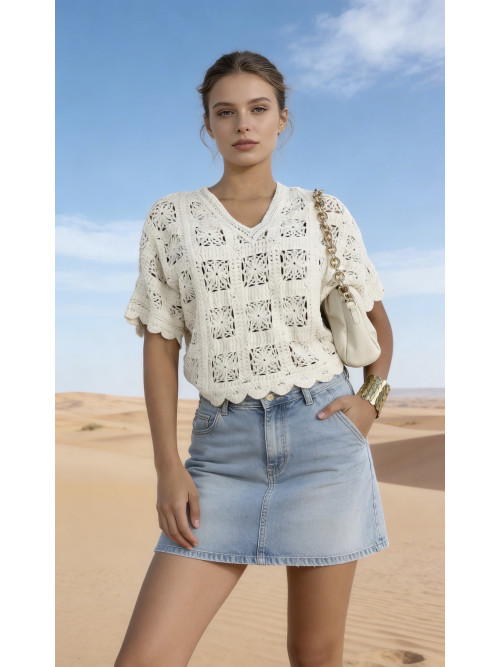 Top court en crochet col V manches courtes