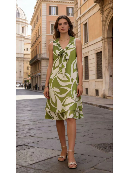 Robe courte légère imprimée col cravate