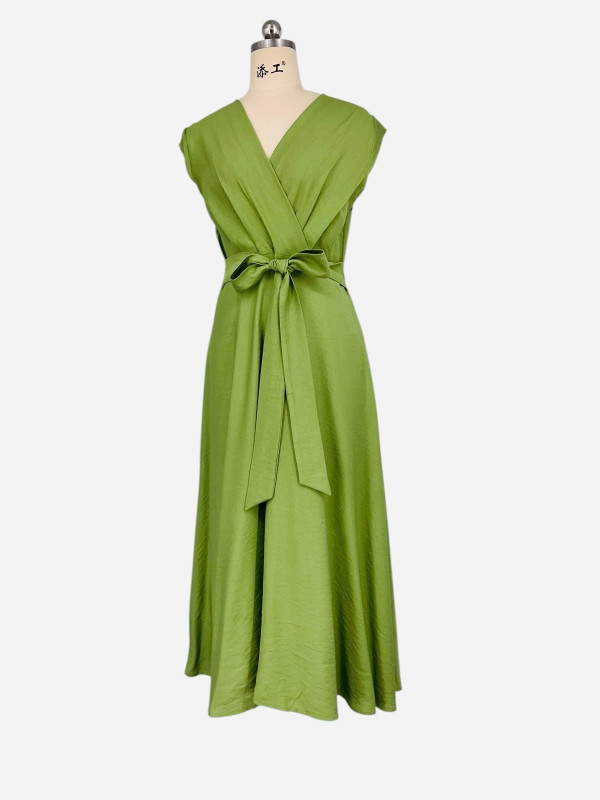 Robe longue unie encolure V sans manche