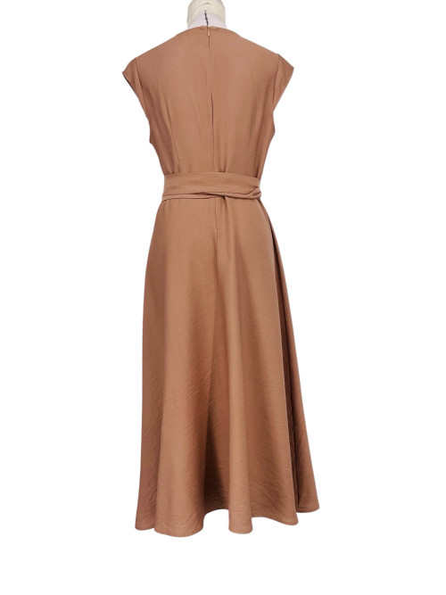 Robe longue unie encolure V sans manche
