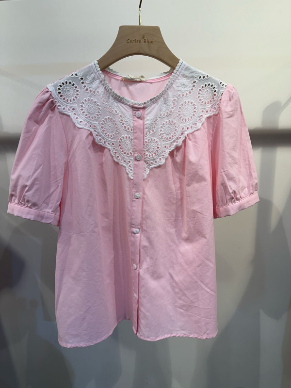 Chemise manches courtes plastron brodé