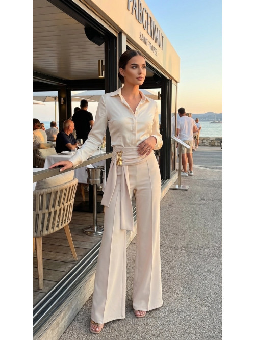 Pantalon large avec pince bijoux à la ceinture