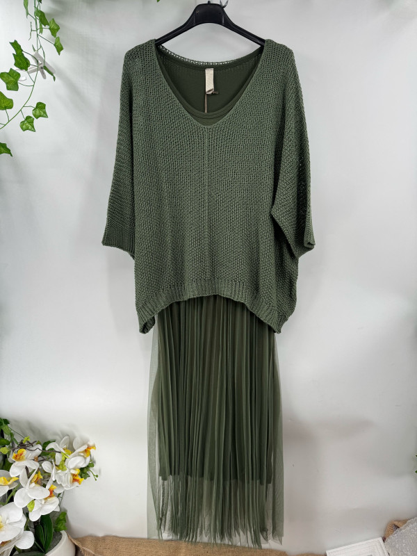 Robe longue doublée en tulle plissé et pull