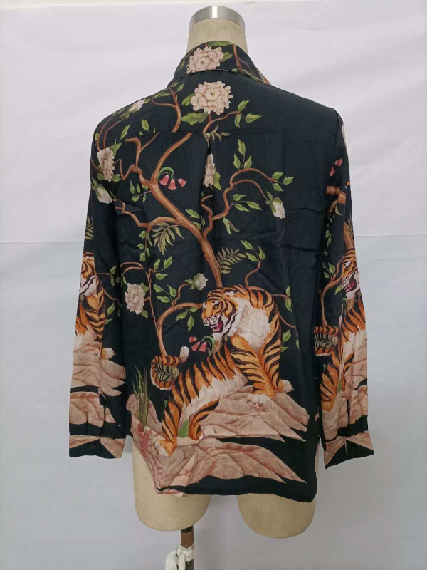 Chemise fluide avec imprimé floral et tigres