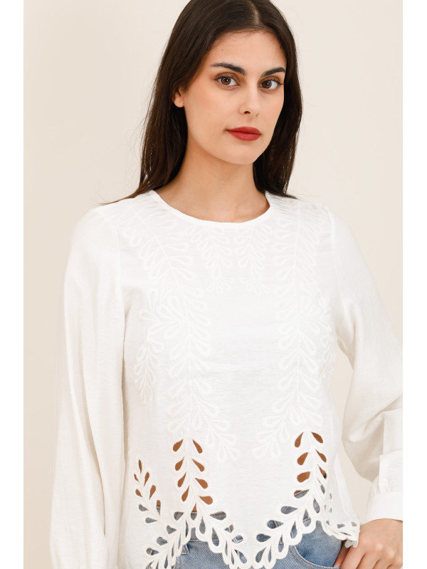 Blouse courte brodée encolure ronde