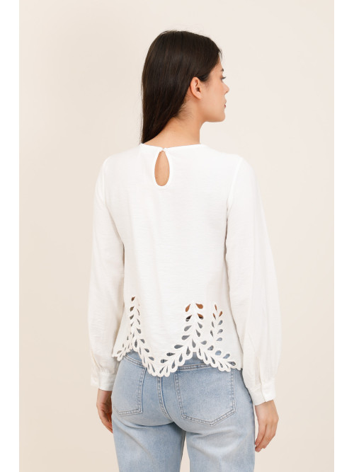 Blouse courte brodée encolure ronde