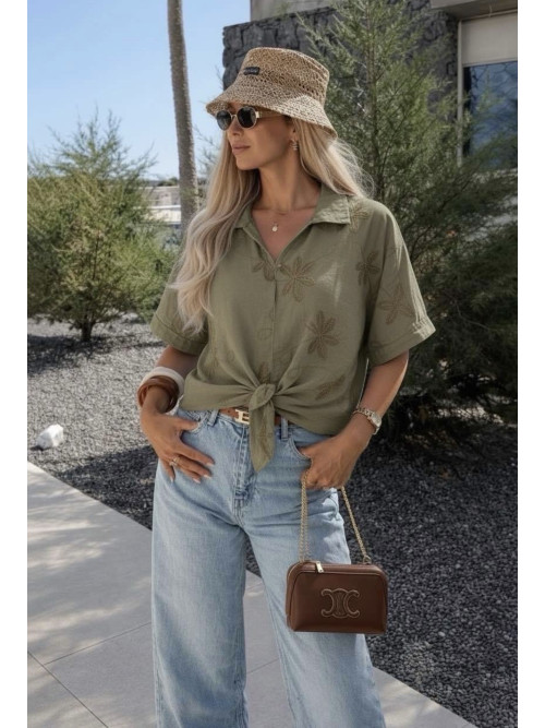 Blouse unie brodée manches courtes