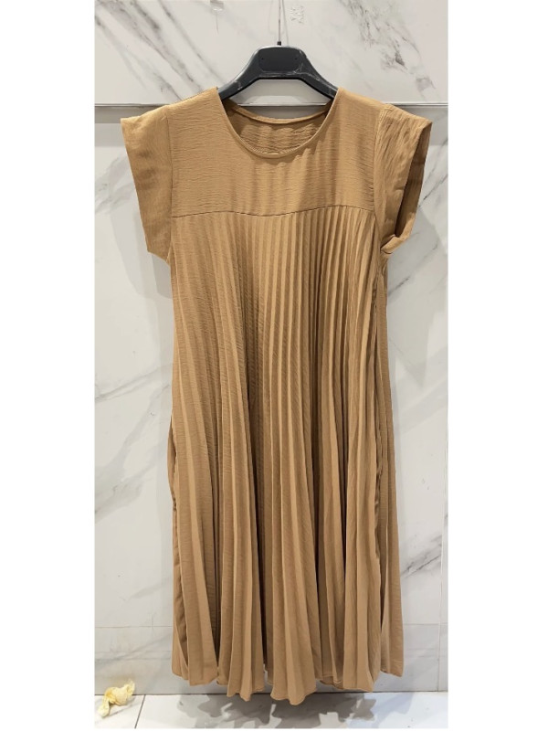 Robe plissée courte manches courtes