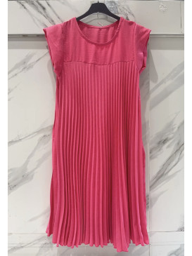 Robe plissée courte manches...