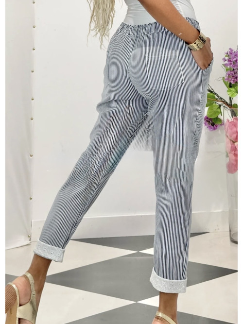 Pantalon rayé avec revers en broderie anglaise
