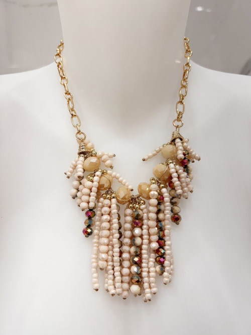 Collier fantaisie doré avec perles