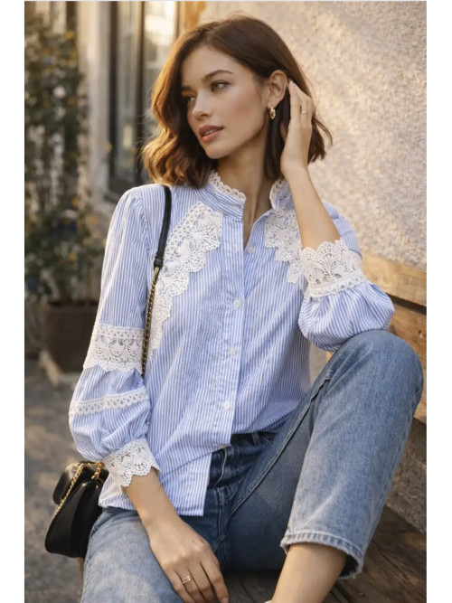 Chemise rayée avec broderies ajourées