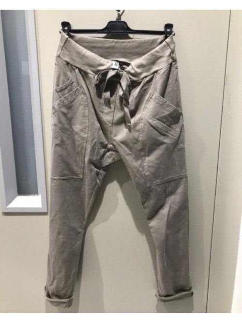 Pantalon "jogg" Wendy Trendy & Carla Giannini Pantalon "jogg" Wendy Trendy & Carla Giannini