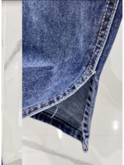 Jean's taille haute fente sur le bas Carla Giannini Jean's taille haute fente sur le bas Carla Giannini