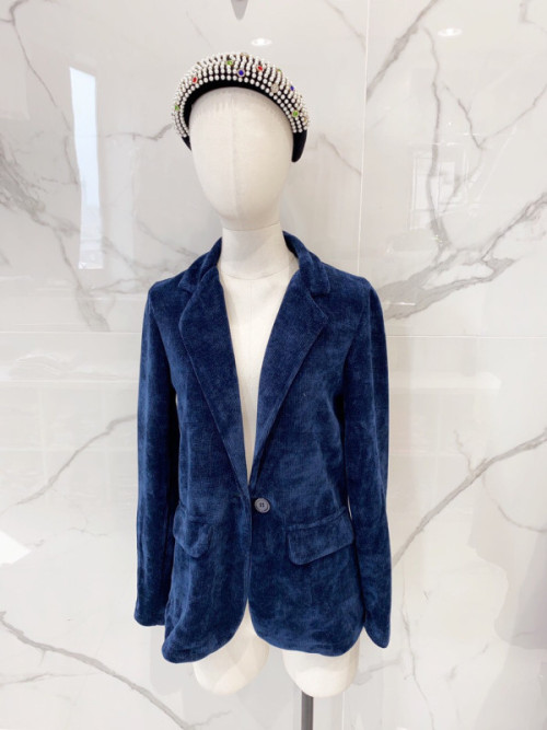 Veste souple en maille velours boutonnée Veste souple en maille velours boutonnée